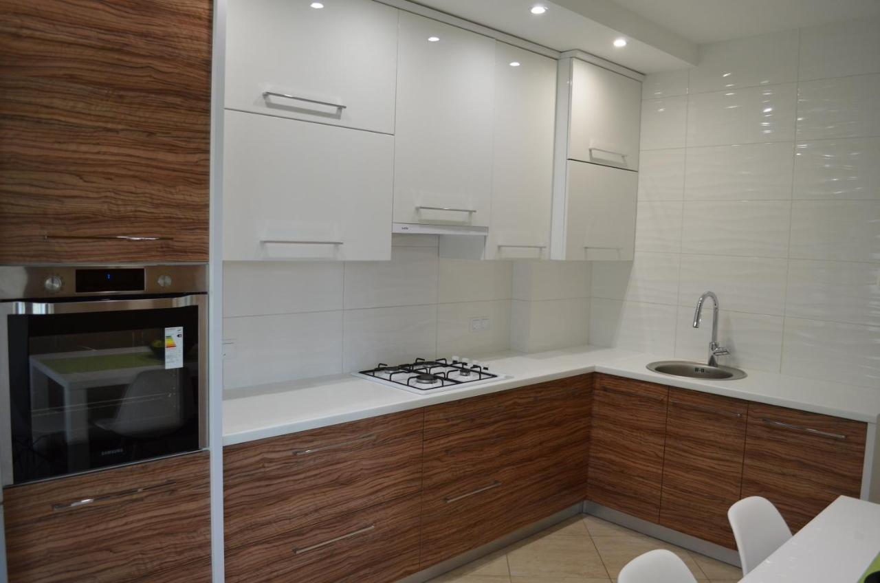 Apartment On Getmana Vigovskogo 49 Ровно Экстерьер фото