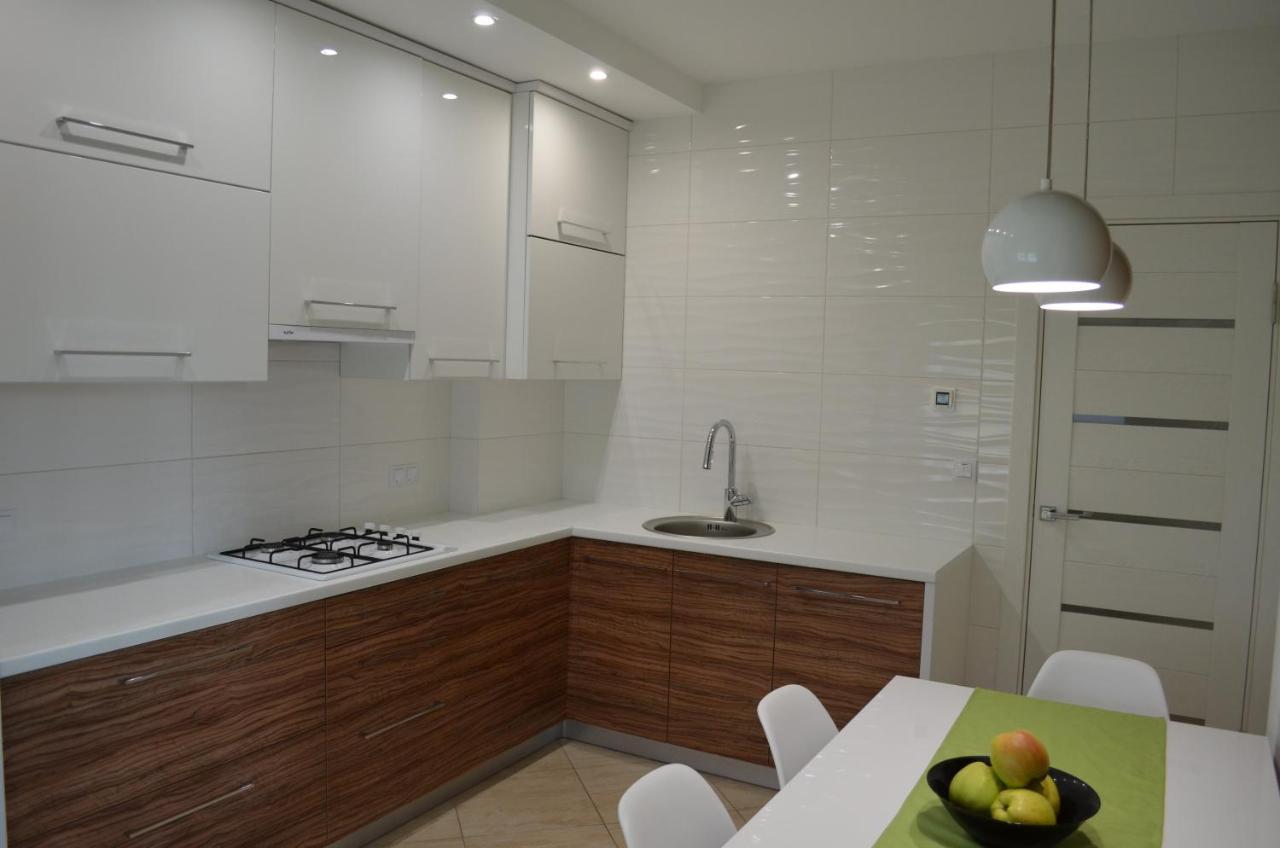 Apartment On Getmana Vigovskogo 49 Ровно Экстерьер фото