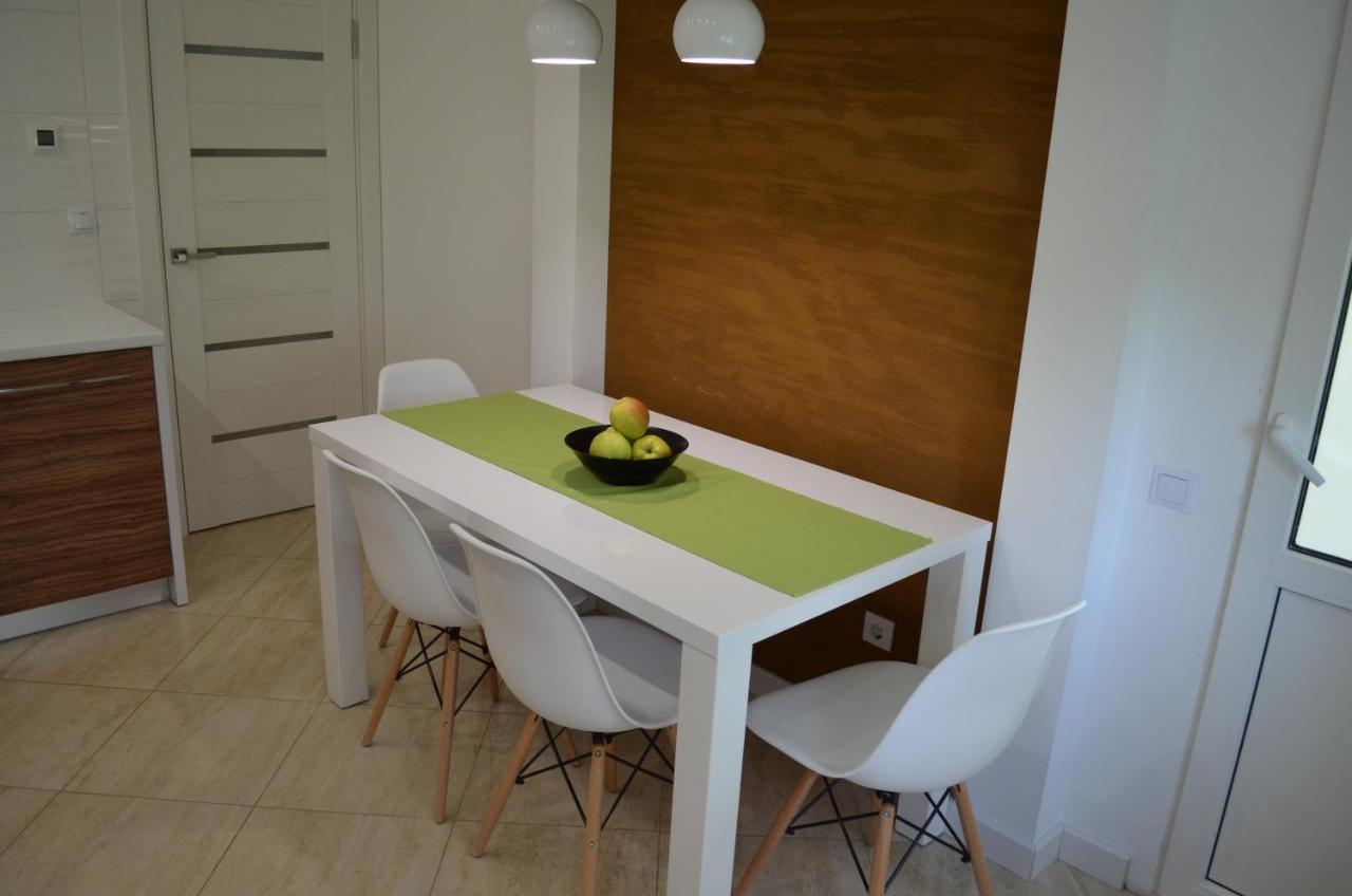 Apartment On Getmana Vigovskogo 49 Ровно Экстерьер фото