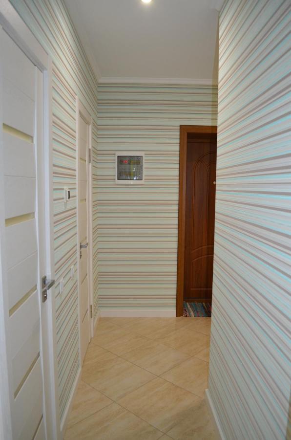 Apartment On Getmana Vigovskogo 49 Ровно Экстерьер фото