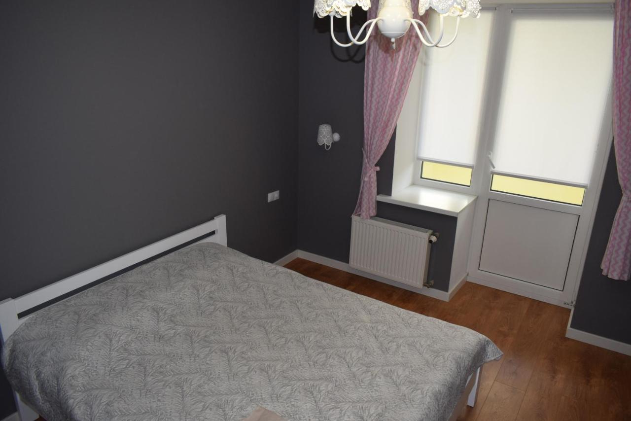 Apartment On Getmana Vigovskogo 49 Ровно Экстерьер фото