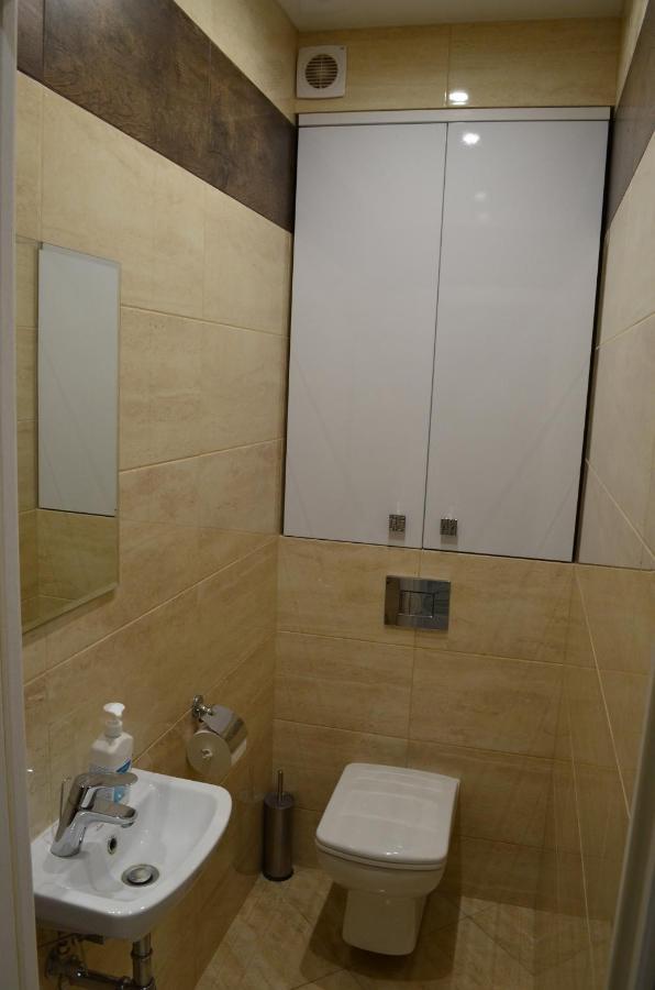 Apartment On Getmana Vigovskogo 49 Ровно Экстерьер фото