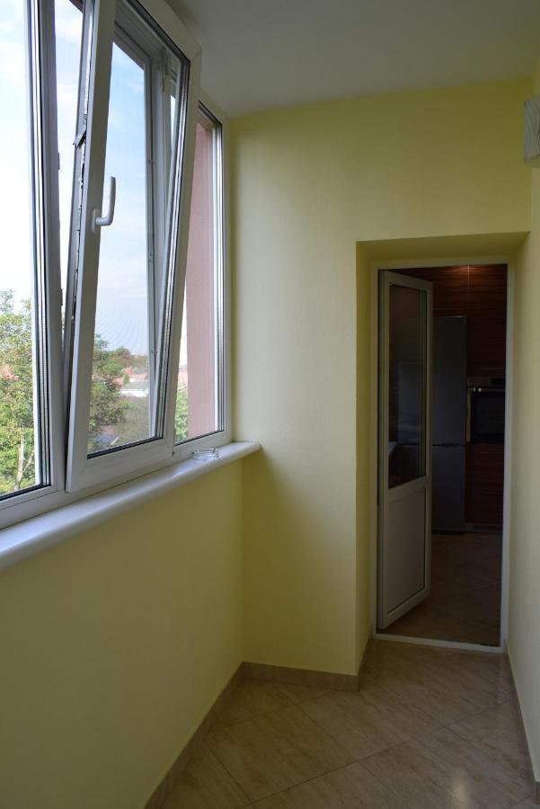 Apartment On Getmana Vigovskogo 49 Ровно Экстерьер фото